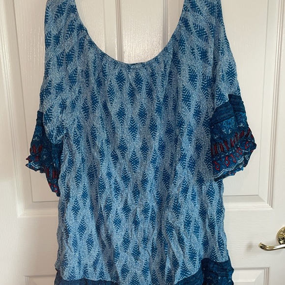 Avenue Size 24 long top with blue pattern - Picture 5 of 5